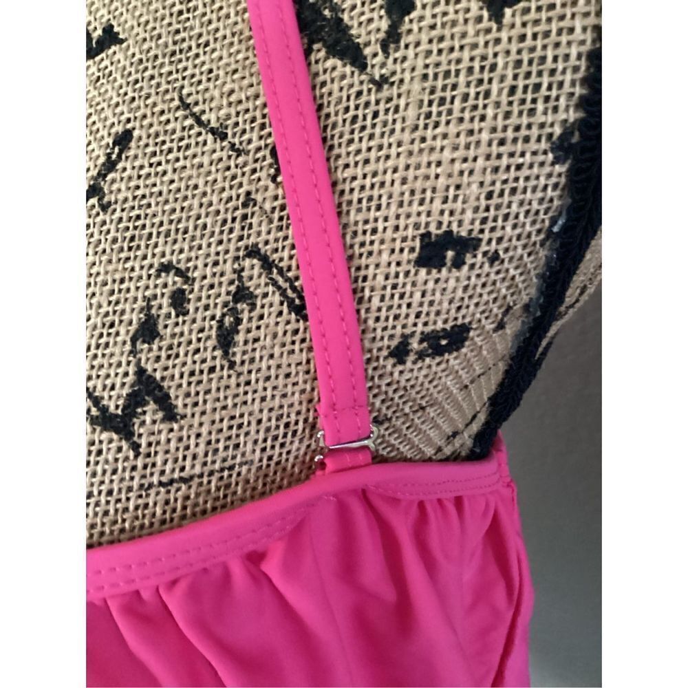 Pink Bikini  - Picture 4 of 9